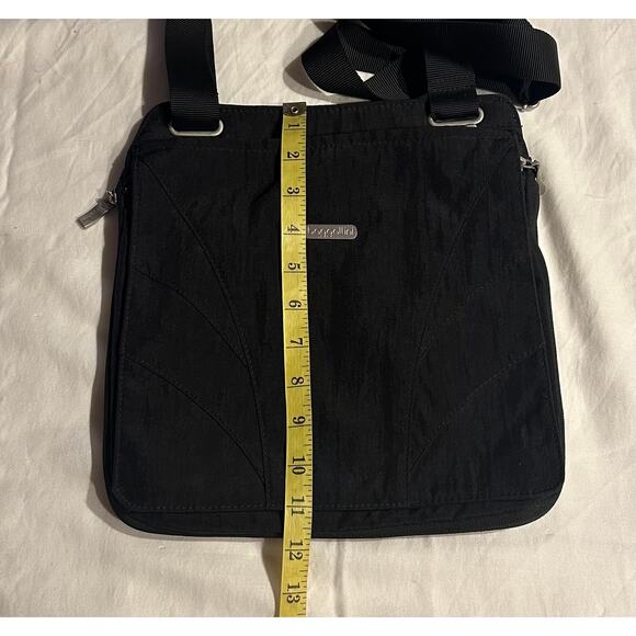 Baggallini Fine Line Slim Crossbody Shoulder Bag Black Nylon Travel designer - Picture 4 of 9